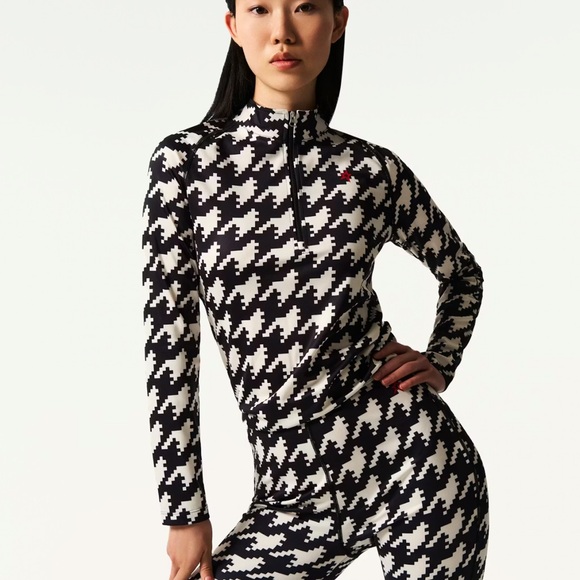 Perfect Moment Black and White Houndstooth Long Sleeve Top NWT Size Small. - Picture 4 of 7